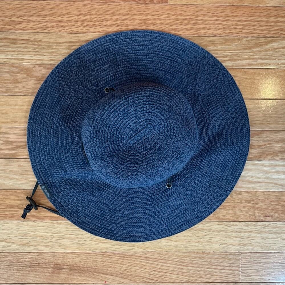 Columbia Global Adventure Navy Hat with Chin‎ Strap S/M